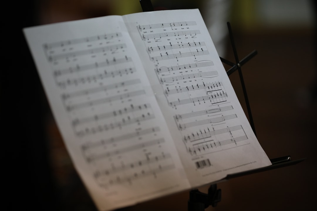 Services a-notebook-with-a-pen-and-paper-5iuo9y-nte